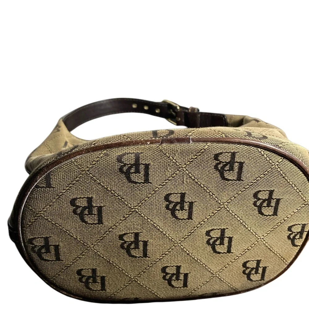 VNTG DOONEY & BOURKE SIGNATURE LOGO EMBOSSED Women's Bag
